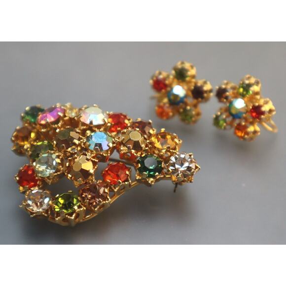 Vintage Rhinestone Austria Brooch Earrings Set - Picture 3 of 10